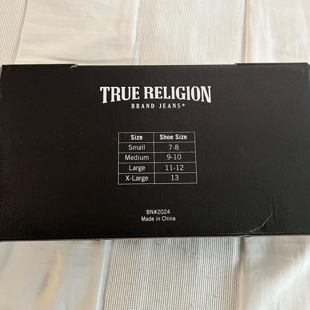 True Religion Size Medium Slippers - Picture 5 of 8